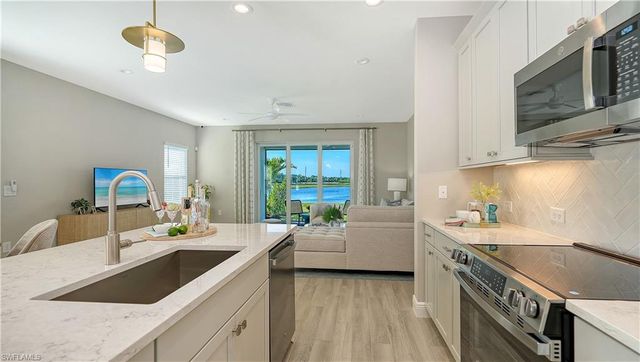 5034 Draco CIR, Naples, FL 34120