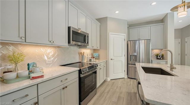 5034 Draco CIR, Naples, FL 34120