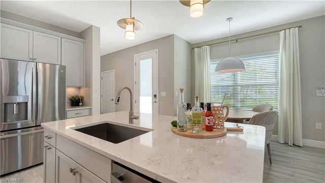 5034 Draco CIR, Naples, FL 34120