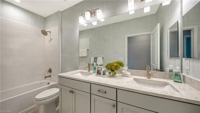 5034 Draco CIR, Naples, FL 34120