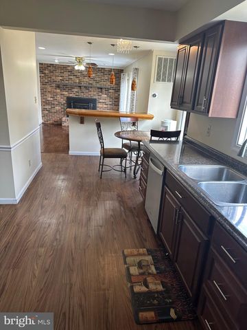 20040 BOBWHITE LN, Sterling, VA 20165