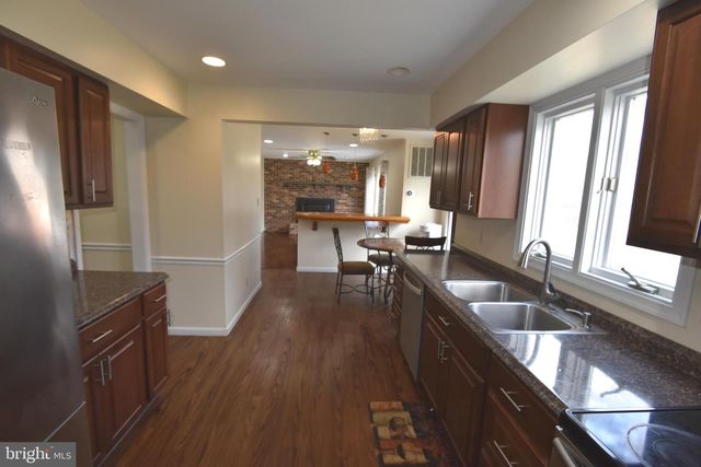 20040 BOBWHITE LN, Sterling, VA 20165