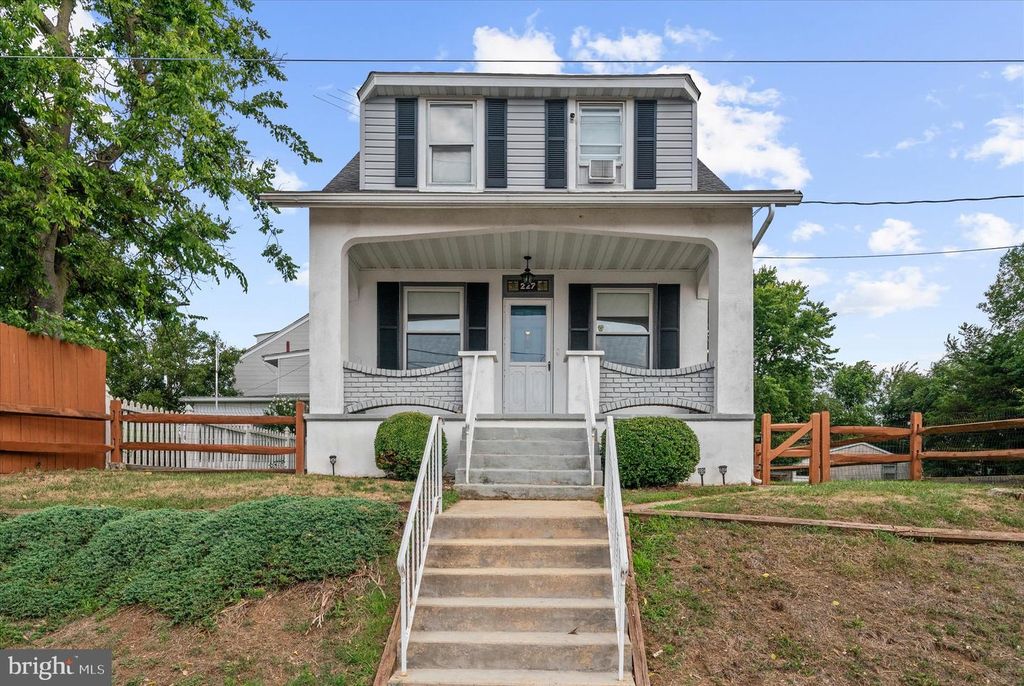 227 BELVEDERE AVE, Reading, PA 19611