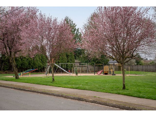 3914 Se 69TH Ave, Portland, OR 97206