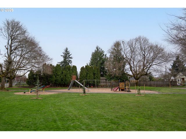 3914 Se 69TH Ave, Portland, OR 97206