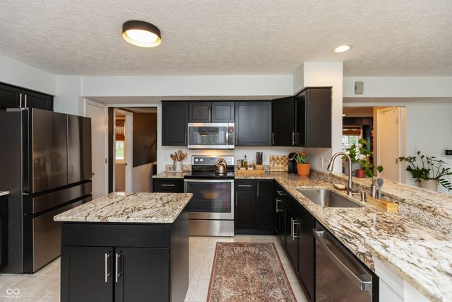 1450 Lancaster Lane, Zionsville, IN 46077