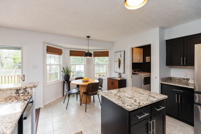 1450 Lancaster Lane, Zionsville, IN 46077