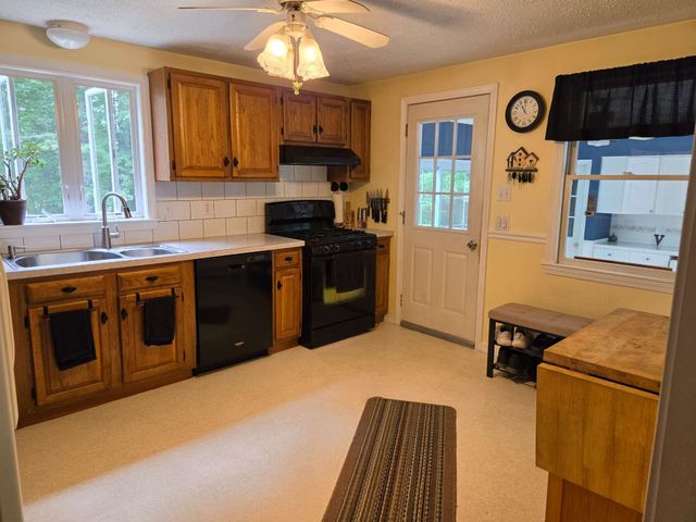 357 Page St, Lunenburg, MA 01462