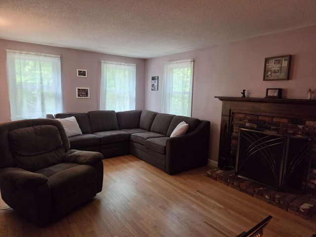 357 Page St, Lunenburg, MA 01462