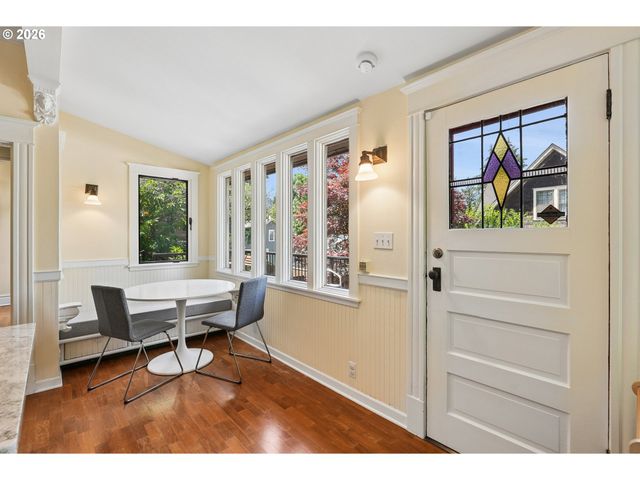 2925 Nw RALEIGH St, Portland, OR 97210