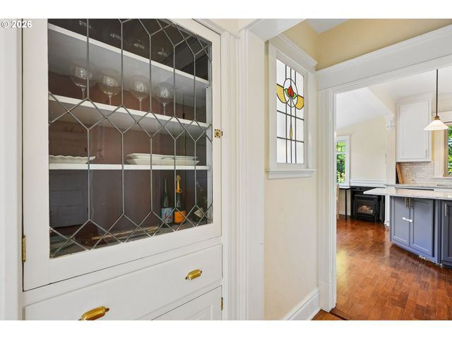 2925 Nw RALEIGH St, Portland, OR 97210