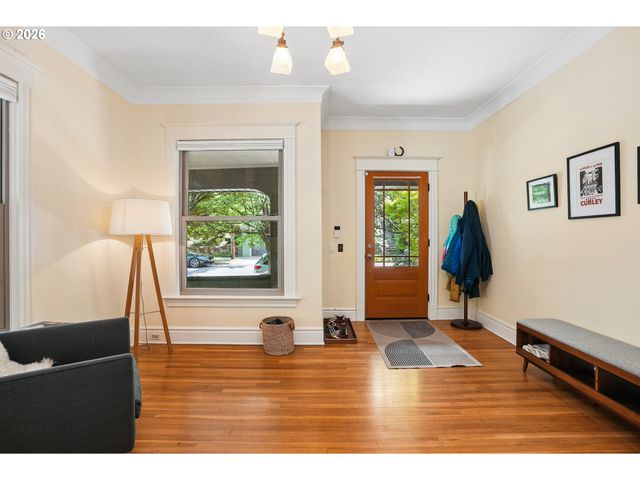 2925 Nw RALEIGH St, Portland, OR 97210