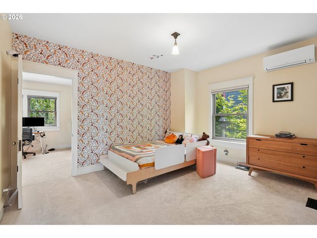 2925 Nw RALEIGH St, Portland, OR 97210