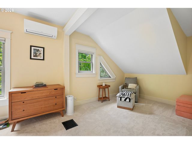 2925 Nw RALEIGH St, Portland, OR 97210