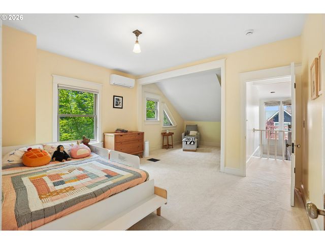 2925 Nw RALEIGH St, Portland, OR 97210