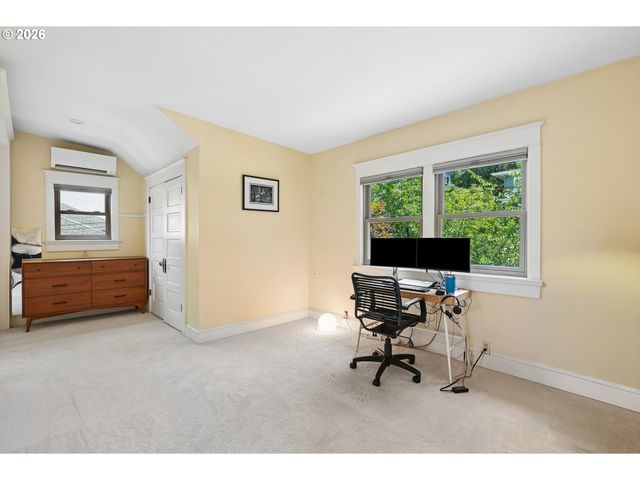 2925 Nw RALEIGH St, Portland, OR 97210