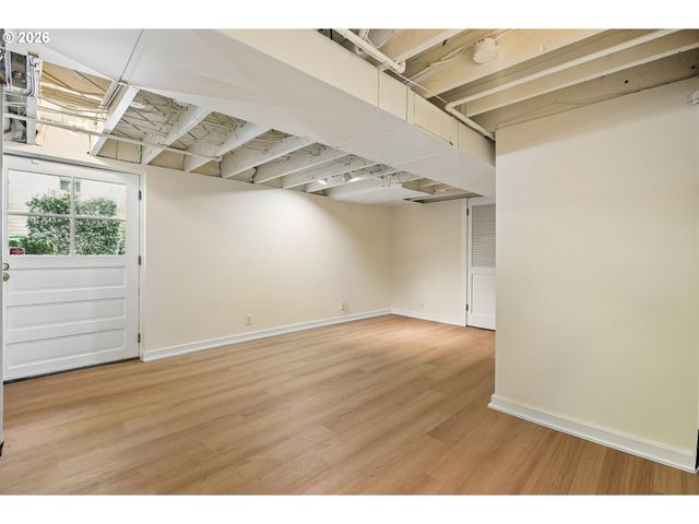 2925 Nw RALEIGH St, Portland, OR 97210