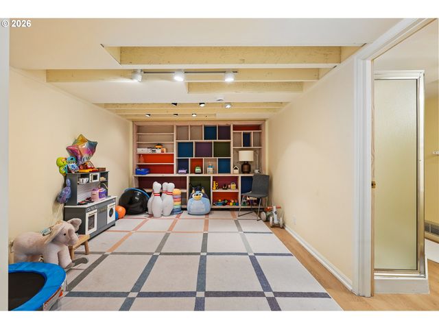 2925 Nw RALEIGH St, Portland, OR 97210