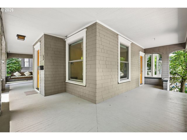 2925 Nw RALEIGH St, Portland, OR 97210