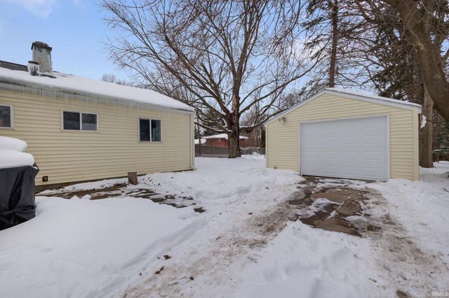 1337 Byron Drive, South Bend, IN 46614