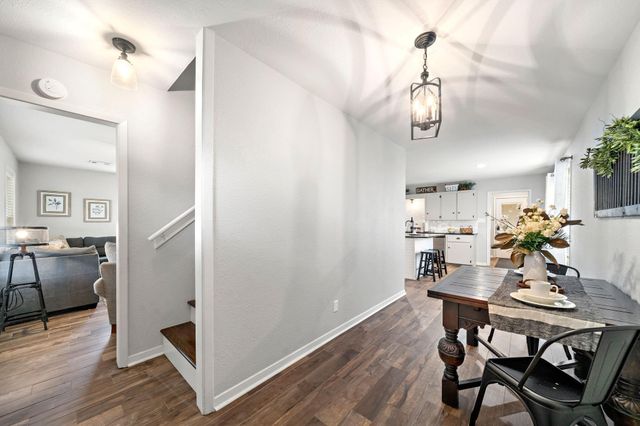 702 S 2nd Street, La Porte, TX 77571