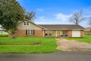 702 S 2nd Street, La Porte, TX 77571