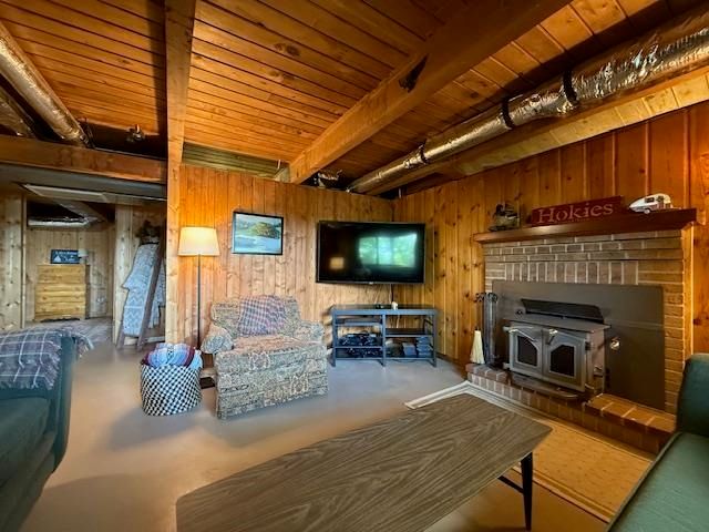 603 N LAKESHORE DR, Louisa, VA 23093