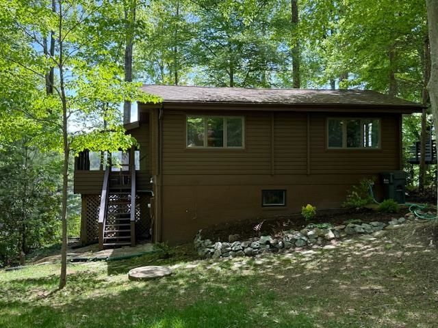 603 N LAKESHORE DR, Louisa, VA 23093