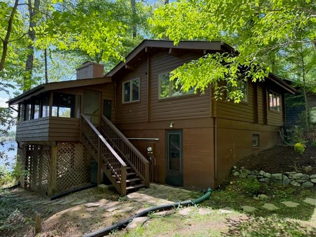 603 N LAKESHORE DR, Louisa, VA 23093