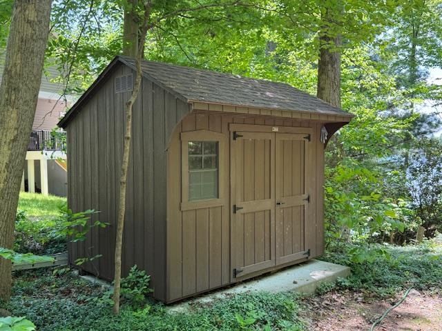 603 N LAKESHORE DR, Louisa, VA 23093