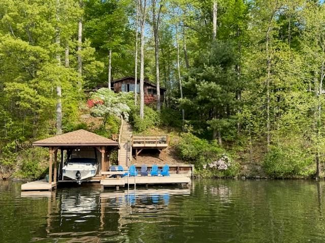 603 N LAKESHORE DR, Louisa, VA 23093