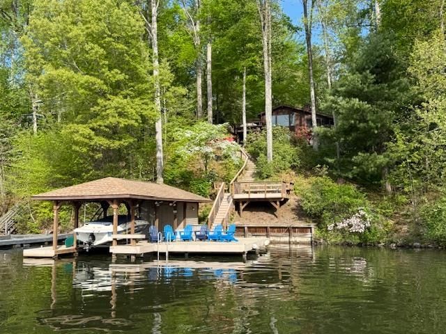 603 N LAKESHORE DR, Louisa, VA 23093