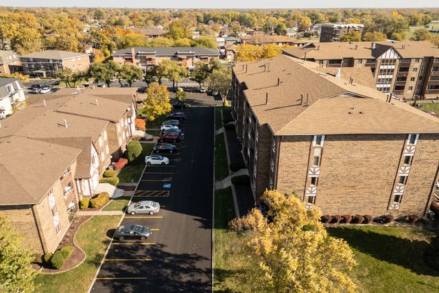 10420 Circle Drive 47B, Oak Lawn, IL 60453