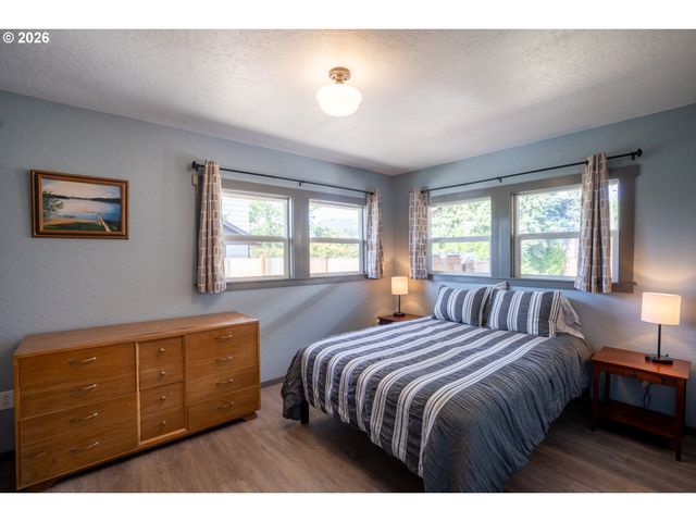 2897 Game Farm Rd, Springfield, OR 97477