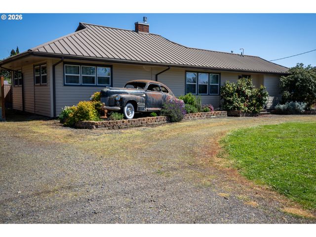 2897 Game Farm Rd, Springfield, OR 97477