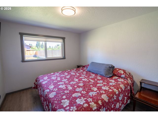 2897 Game Farm Rd, Springfield, OR 97477