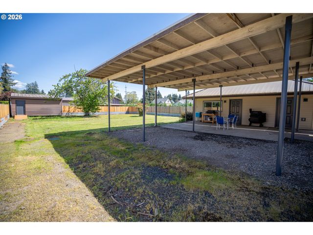 2897 Game Farm Rd, Springfield, OR 97477