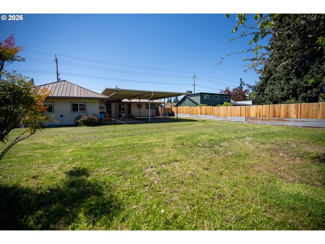 2897 Game Farm Rd, Springfield, OR 97477