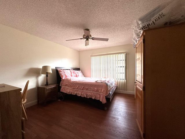 1040 PARKSIDE GREEN Drive C, Greenacres, FL 33415