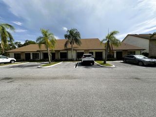 1040 PARKSIDE GREEN Drive C, Greenacres, FL 33415