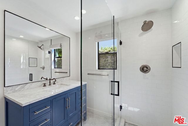 393 N Huntley Drive, West Hollywood, CA 90048