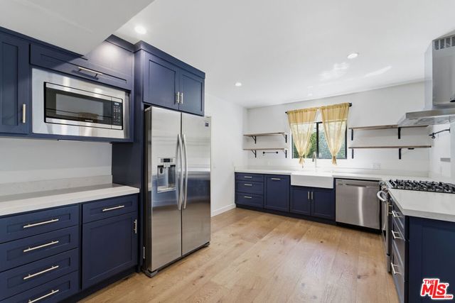 393 N Huntley Drive, West Hollywood, CA 90048