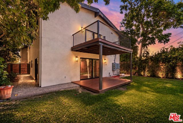 393 N Huntley Drive, West Hollywood, CA 90048