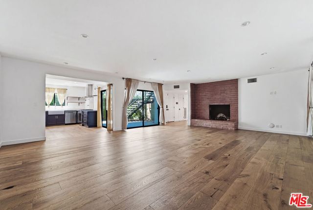 393 N Huntley Drive, West Hollywood, CA 90048
