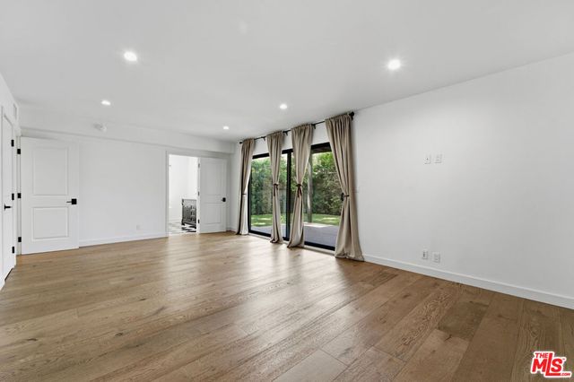 393 N Huntley Drive, West Hollywood, CA 90048