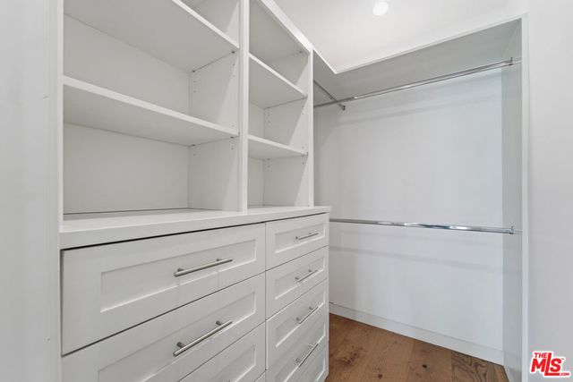393 N Huntley Drive, West Hollywood, CA 90048