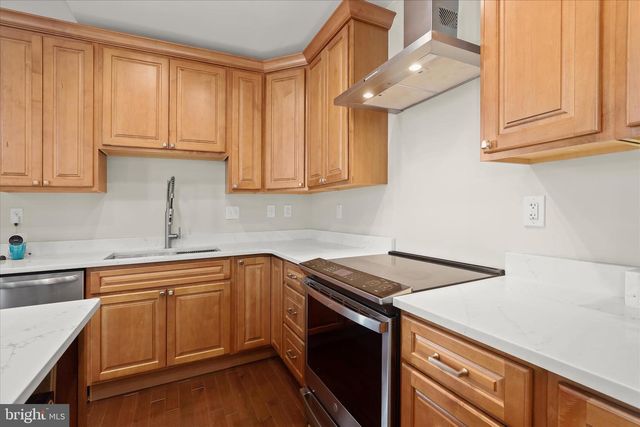 2820 E BALTIMORE ST, Baltimore, MD 21224