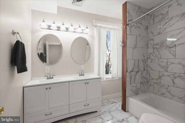 2820 E BALTIMORE ST, Baltimore, MD 21224