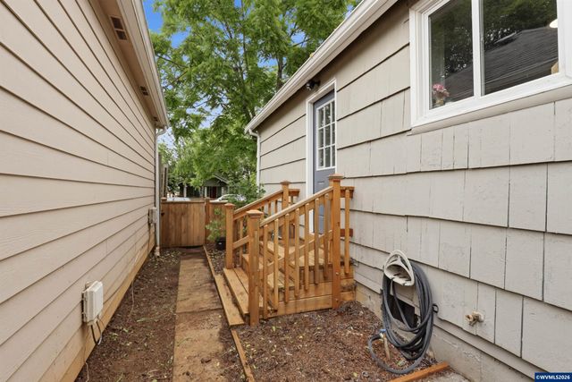360 Wilson St S, Salem, OR 97302