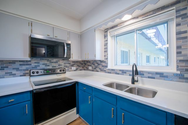 3N550 Crown Road 9, Elmhurst, IL 60126
